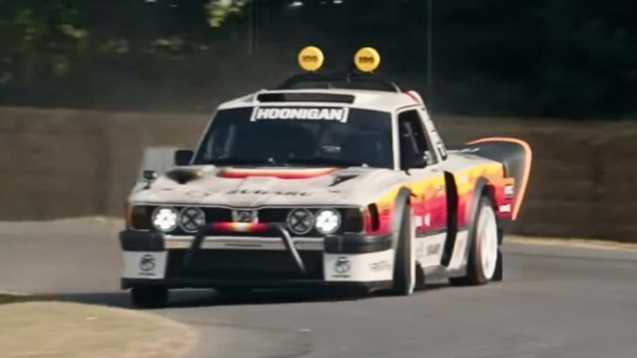 Travis Pastrana entfesselt sein 670 PS starkes Brataroo-Biest beim Goodwood Hillclimb: Eine Meisterklasse im kontrollierten Chaos